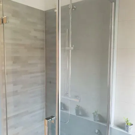 34 Via Giulio Carcano 아파트 *